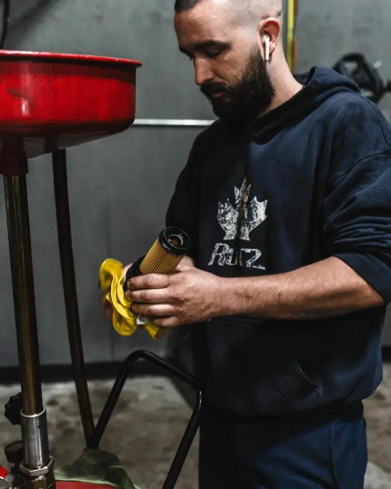 Precision_Sport_Industries_oil_changes16